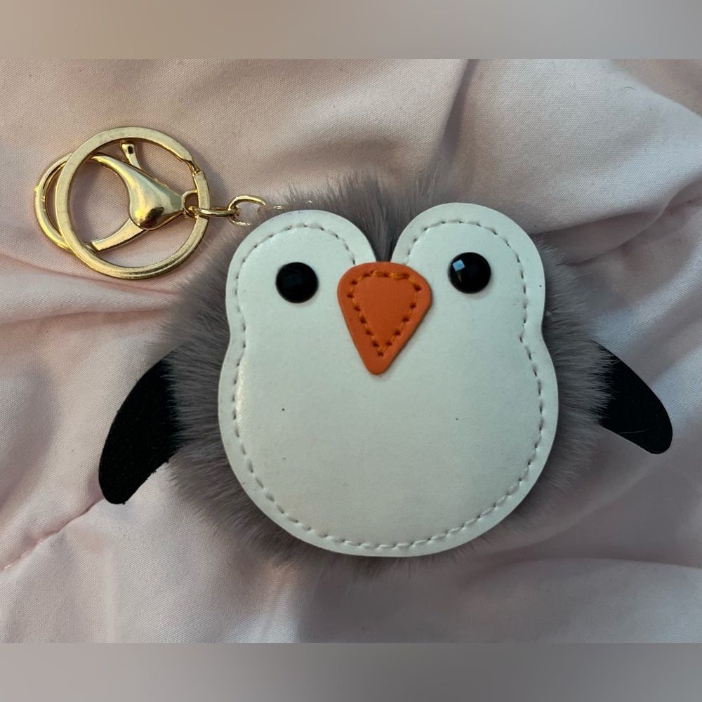 Penguin Fuzzy Pom Keychain\Bagcharm New